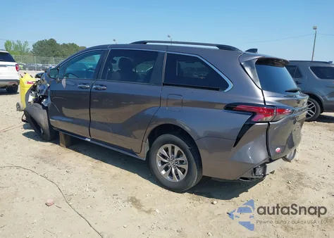 2021 Toyota Sienna Xle z USA, uszkodzony, nr VIN 5TDYRKEC0MS007394